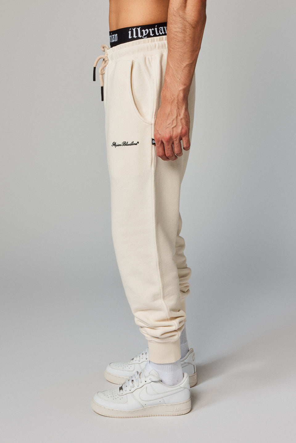 Untamable Joggers - White