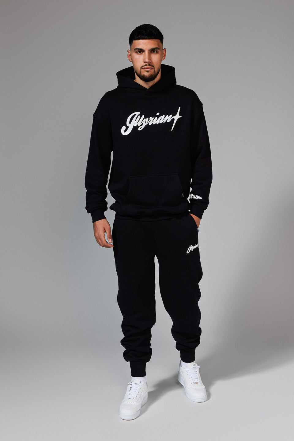 Yll I Ri Joggers - Black