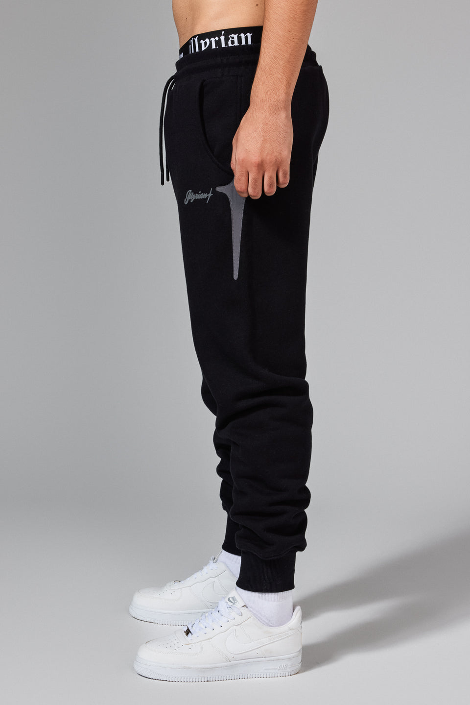 Illyrian Star Joggers - Black