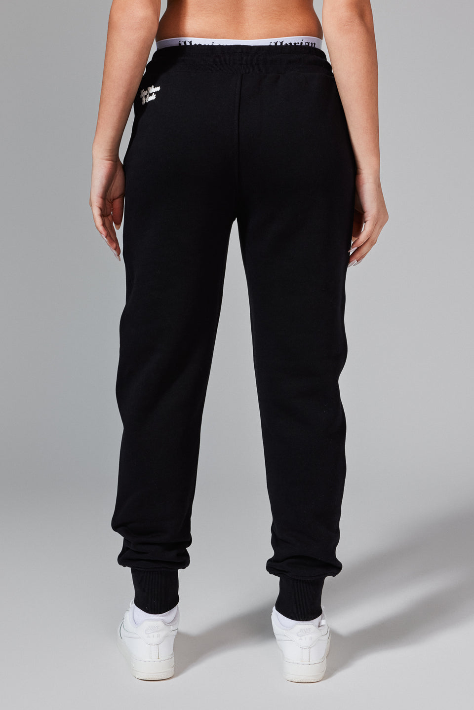 Yll I Ri Joggers - Black