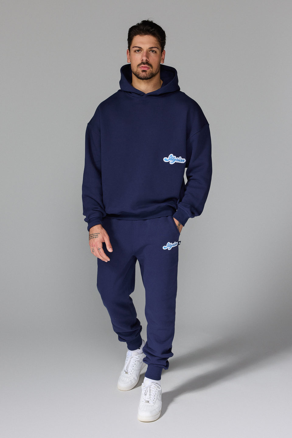 Illyrian W25 Joggers - Navy Blue