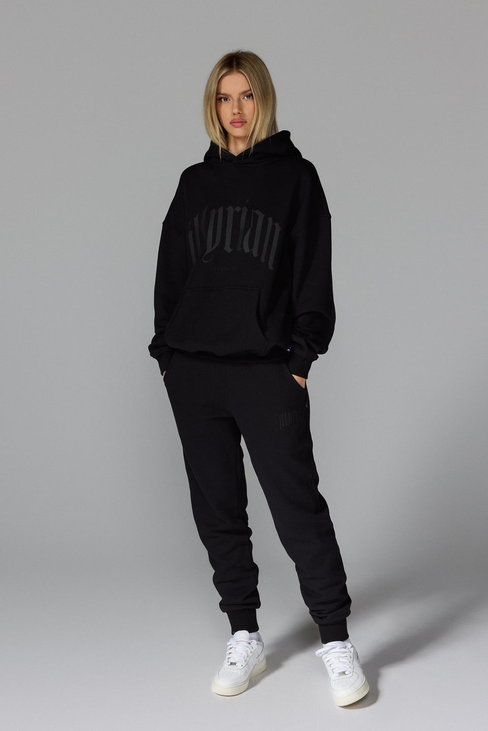 Illyrian Signature Joggers - Black