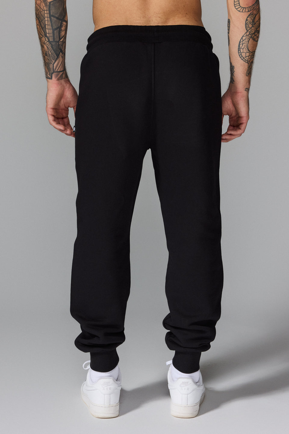 Illyrian Signature Joggers - Black